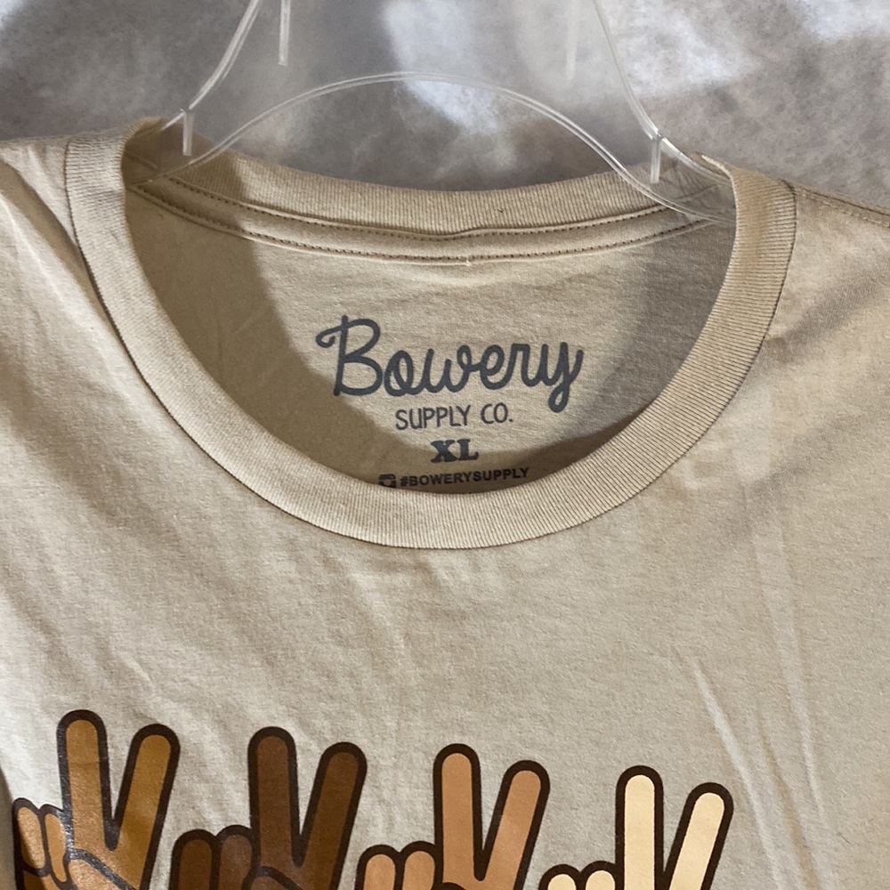 Bowery Supply Co Tan Graphic Short Sleeve Peace Sign Tee - Picture 4 of 8